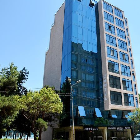 L Plaza Hotel Tbilisi Buitenkant foto