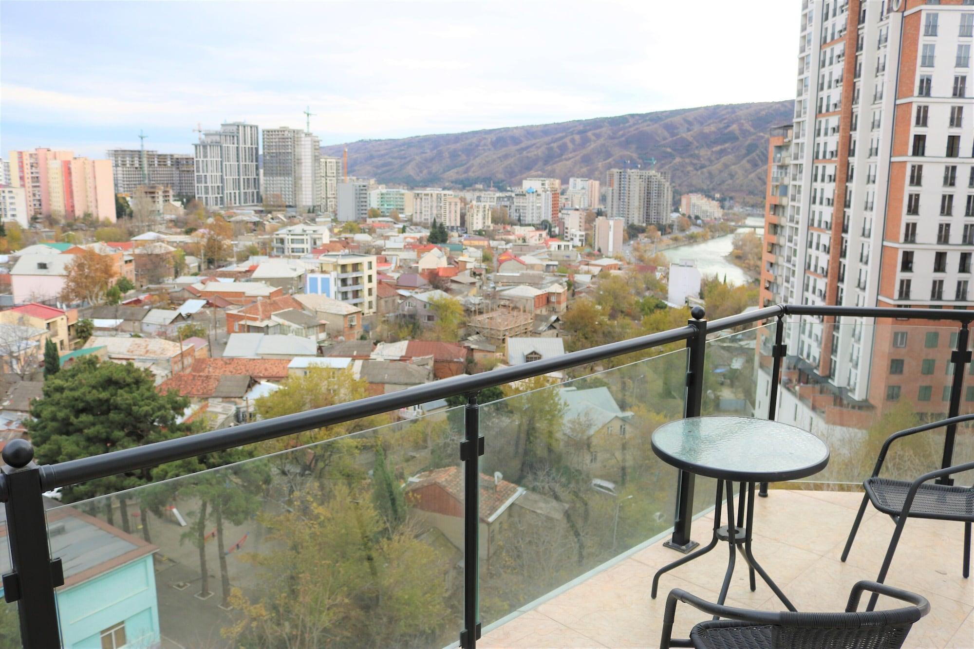 L Plaza Hotel Tbilisi Buitenkant foto