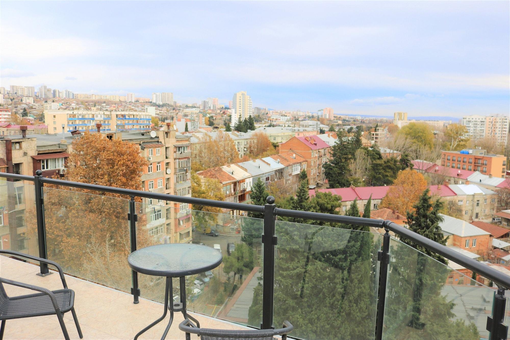L Plaza Hotel Tbilisi Buitenkant foto