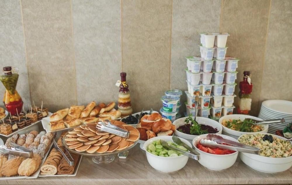 L Plaza Hotel Tbilisi Buitenkant foto