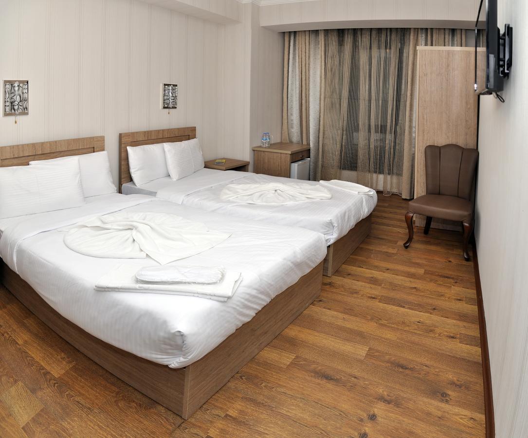 L Plaza Hotel Tbilisi Buitenkant foto
