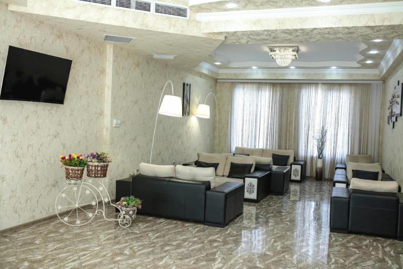 L Plaza Hotel Tbilisi Buitenkant foto