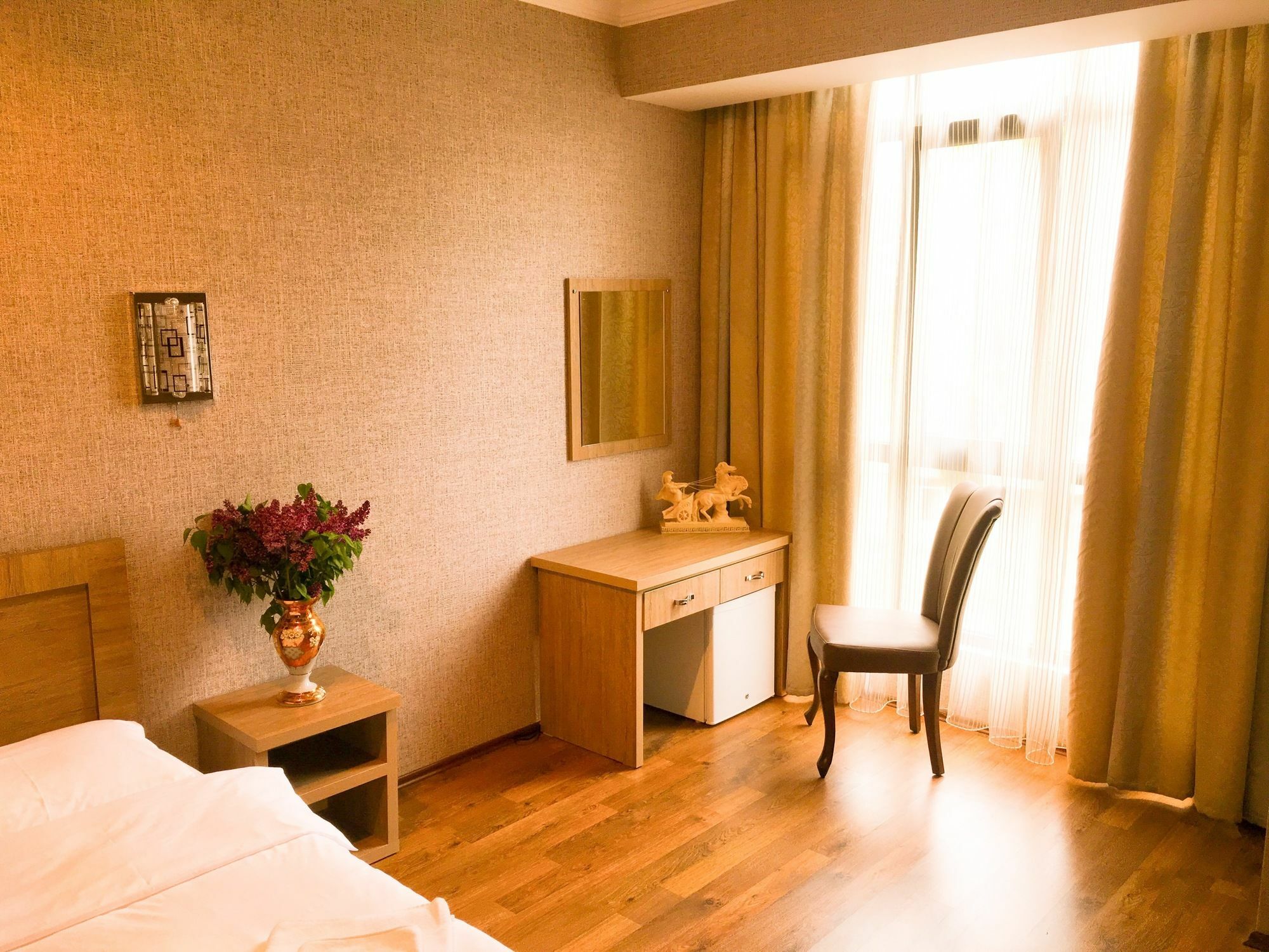 L Plaza Hotel Tbilisi Buitenkant foto